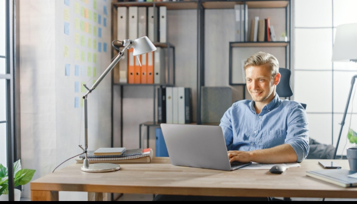 Productivity concept for focused online business work